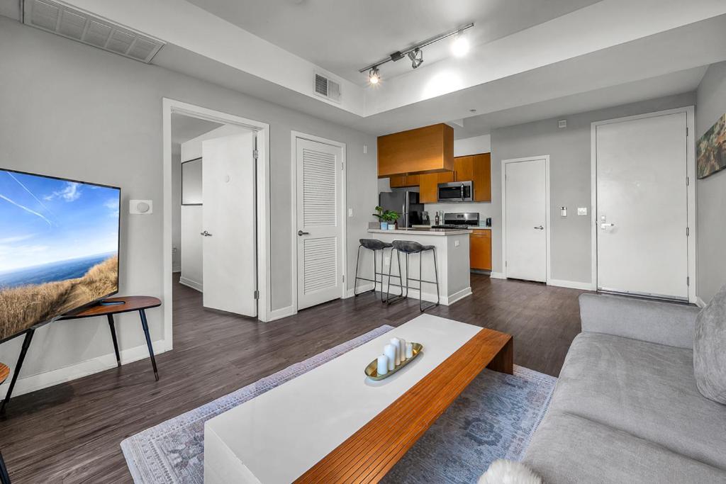 Santa Monica 2 Bed/ 2 Bath Appartamento